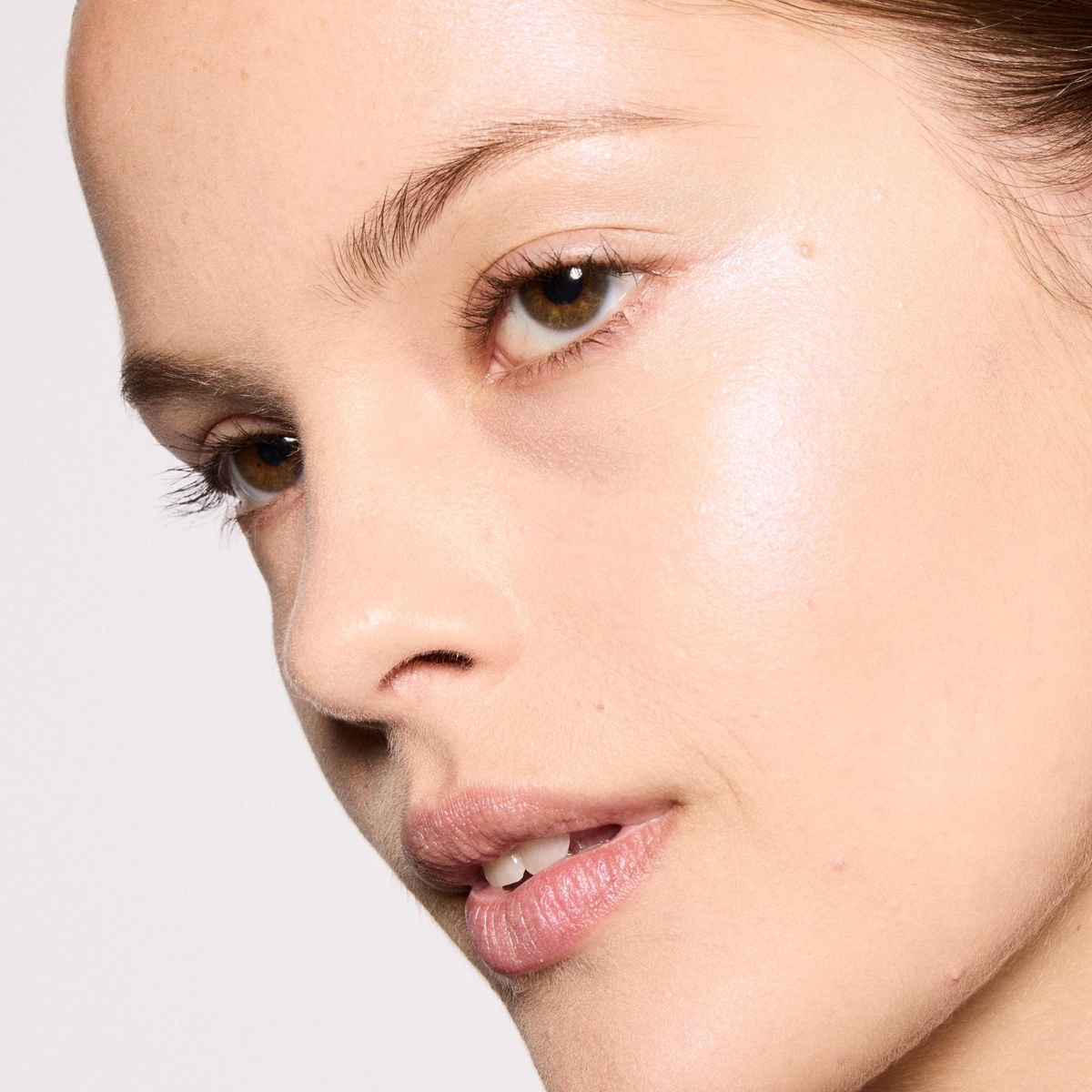 MAC Glow Play Bouncy Highlighter