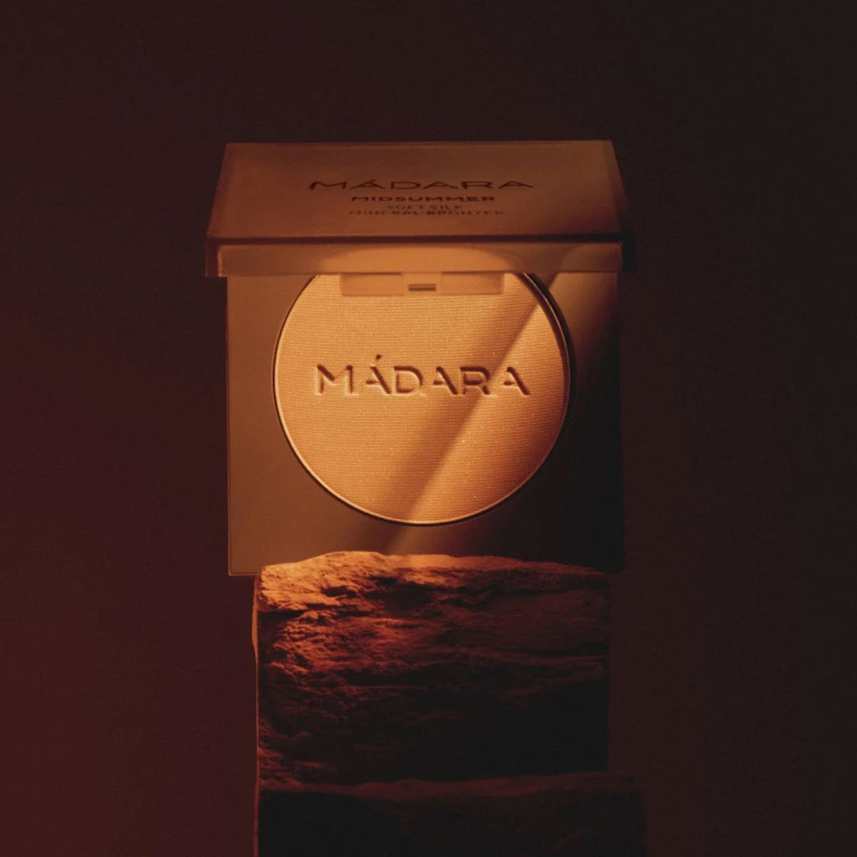 Mádara Midsummer Soft Silk Mineral Bronzer