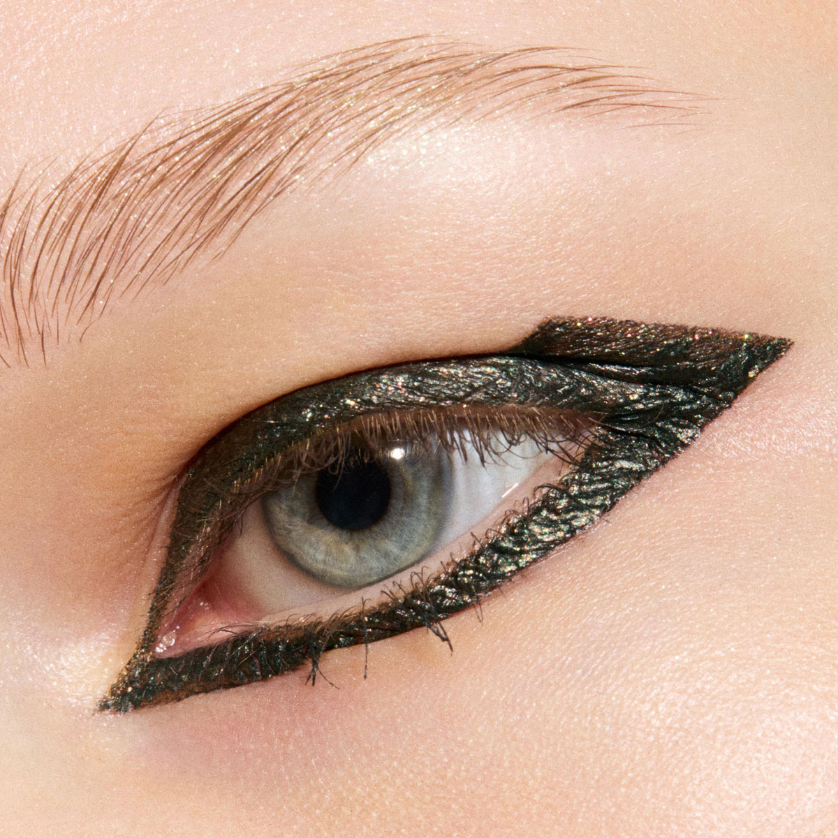 MAC Metamorphosis Spring Collection Prismatica Liquid Eye Liner